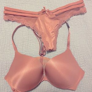 Victoria's Secret Very Sexy Plunge Bra Panty 32b